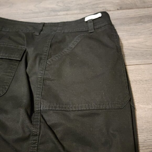 Croft and Barrow Black capri's size 10 - Picture 2 of 5